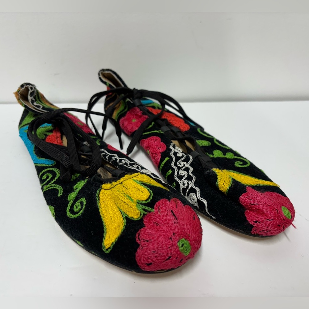 ZEYZANI Black Multicolored Lace Up Babettes Ballet Flats Women’s Size 9-9 1/2